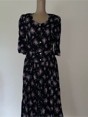 VNTGE floral button front/waist belt dress with Puff Sleeves 100% cotton